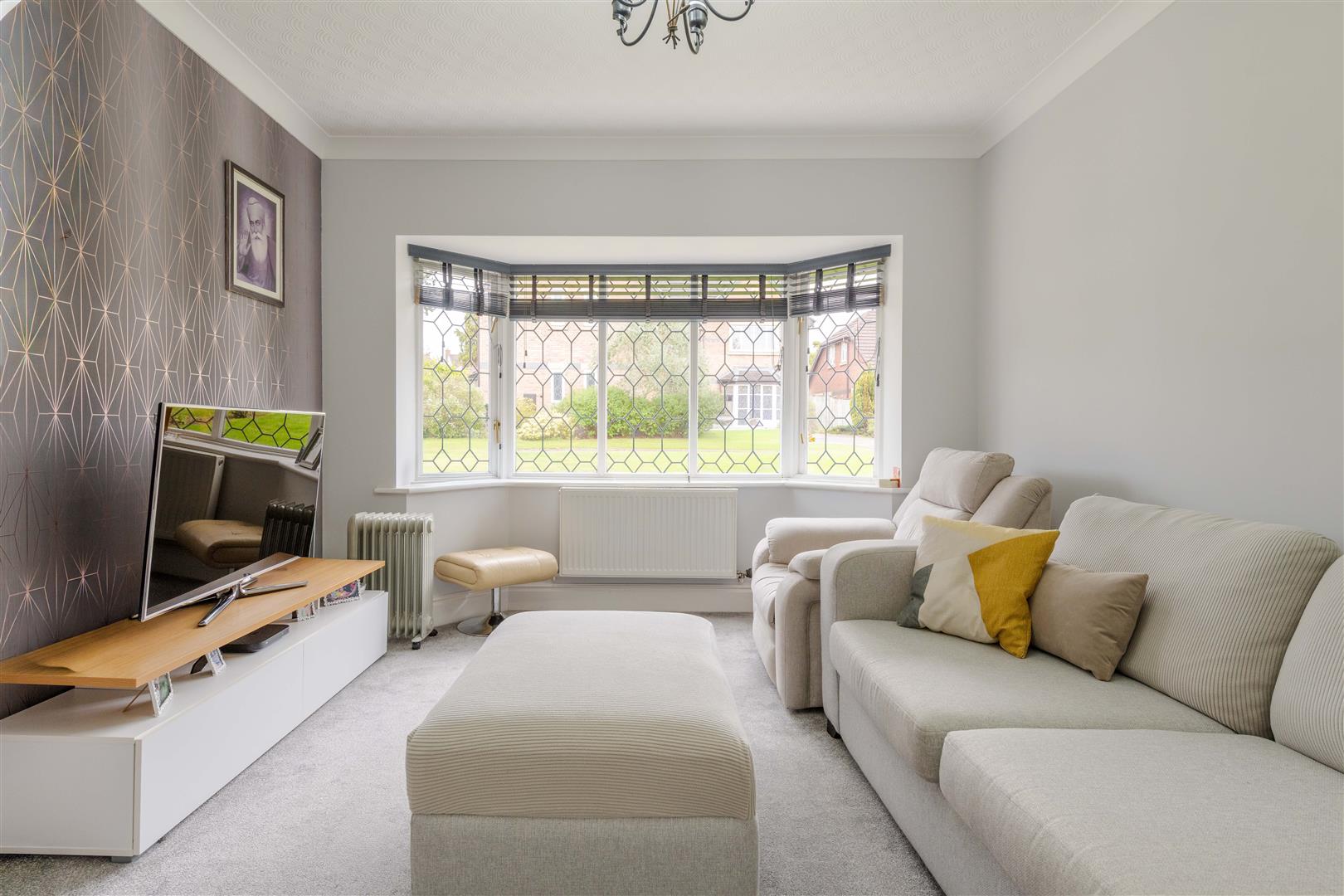 5 bed property in Newfield Place, Stourbridge